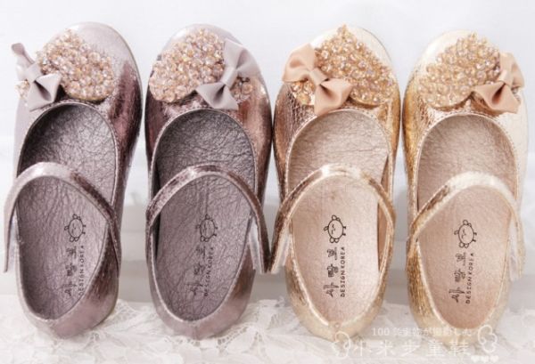 Sapato infantil feminino pedrinhas